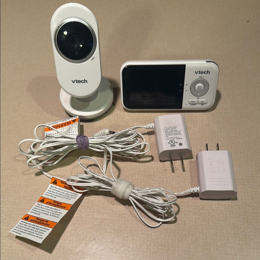 VTech White Baby Monitor with Camera and Display